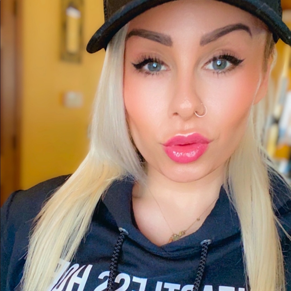 Meet your Posher, Jessixa